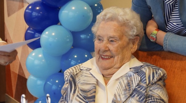 Mevrouw Daniels-Grooteman viert 90ste verjaardag voor LINDA.foundation