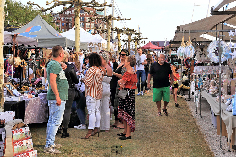 Naar Ibiza in eigen land: Lelystadse Hippiemarkt steunt LINDA.foundation